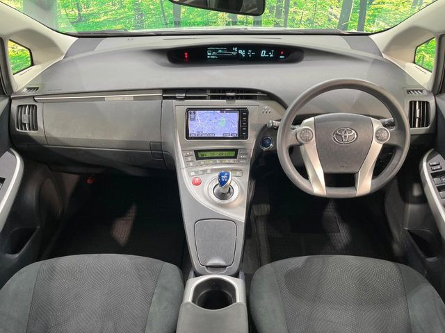 プリウス1.8 S