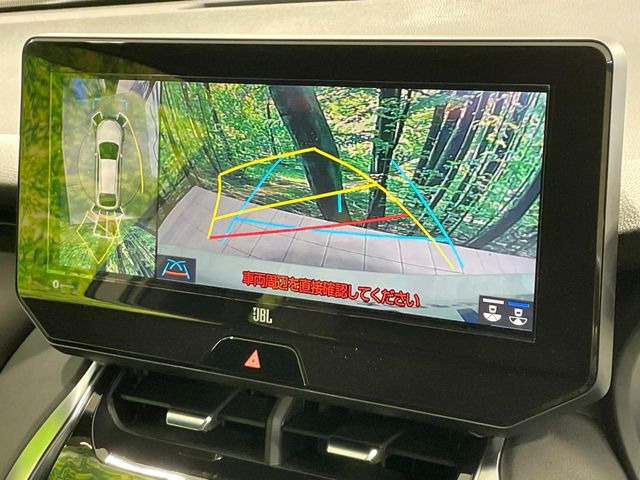 【パノラミックビューモニター】専用のカメラにより、上から見下ろしたような視点で360度クルマの周囲を確認することができます☆死角部分も確認しやすく、狭い場所での切り返しや駐車もスムーズに行えます。