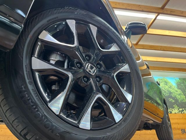 �y����18�C���`�A���~�z�C�[���z�O�ςɃ}�b�`���������A���~�z�C�[���𑕒����Ă���܂��B�e��ЊO�A���~�z�C�[����A�X�^�b�h���X�^�C�����戵�����Ă���܂��B���񂲑��k����������