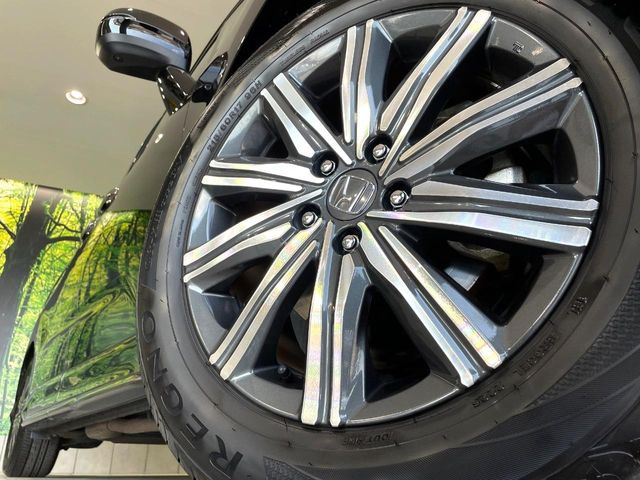 �y����17�C���`�A���~�z�C�[���z�O�ςɃ}�b�`���������A���~�z�C�[���𑕒����Ă���܂��B�e��ЊO�A���~�z�C�[����A�X�^�b�h���X�^�C�����戵�����Ă���܂��B���񂲑��k����������