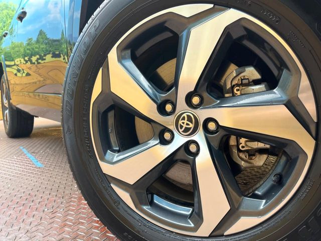 �y����18�C���`�A���~�z�C�[���z�O�ςɃ}�b�`���������A���~�z�C�[���𑕒����Ă���܂��B�e��ЊO�A���~�z�C�[����A�X�^�b�h���X�^�C�����戵�����Ă���܂��B���񂲑��k����������