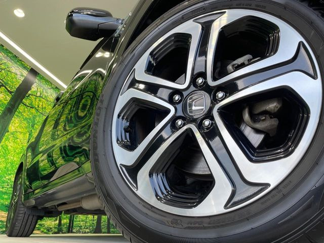 �y����17�C���`�A���~�z�C�[���z�O�ςɃ}�b�`���������A���~�z�C�[���𑕒����Ă���܂��B�e��ЊO�A���~�z�C�[����A�X�^�b�h���X�^�C�����戵�����Ă���܂��B���񂲑��k����������