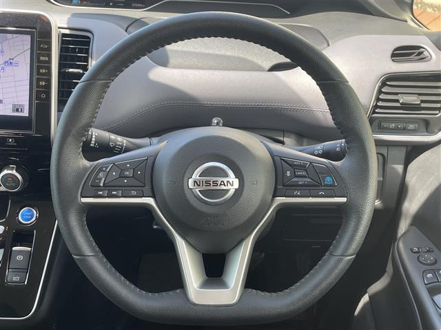 セレナ1.2 e-POWER ハイウェイスターV