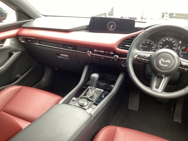 MAZDA3ファストバック1.8 XD ドライブ エディション 4WD