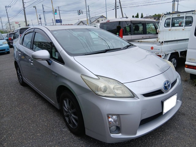 プリウス1.8 S