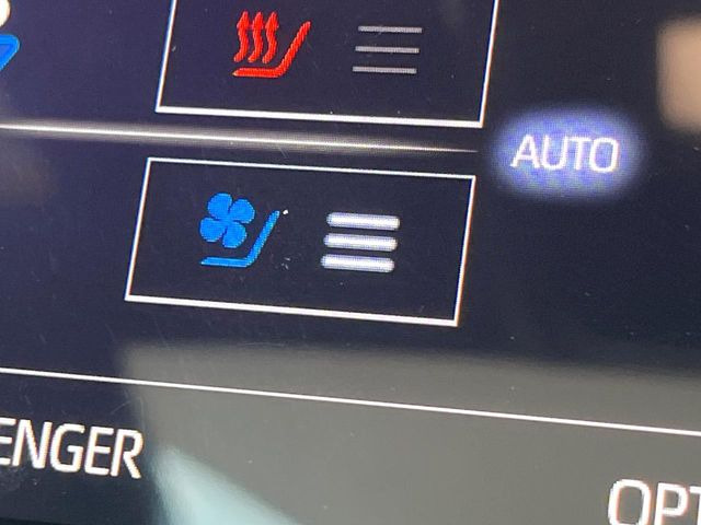 【シートヒーター&ベンチレーション】夏場は涼しい風でお尻や背中の熱やムレを防ぎ、冬はエアコンよりも早く温まってポカポカに!季節を問わず快適に過ごせます。