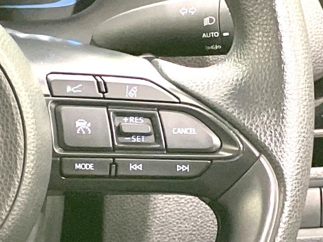 【レーダークルーズコントロール】高速道路での長距離走行が楽に!!自動で速度を保つクルーズコントロールが、衝突軽減システムと連携し、前方の車両を感知して車間を保つように速度調節してくれます!!