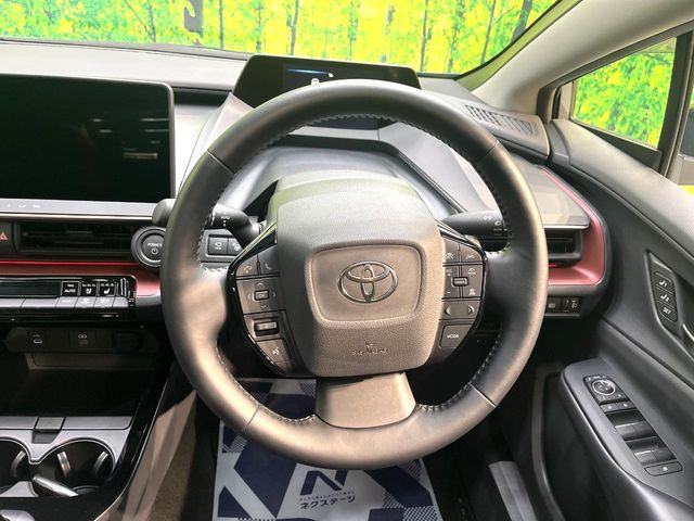 【ステアリングスイッチ】運転中、前方から目線をそらすことなく、オーディオ等の操作が可能な便利機能!安心&快適なドライブを演出してくれます♪