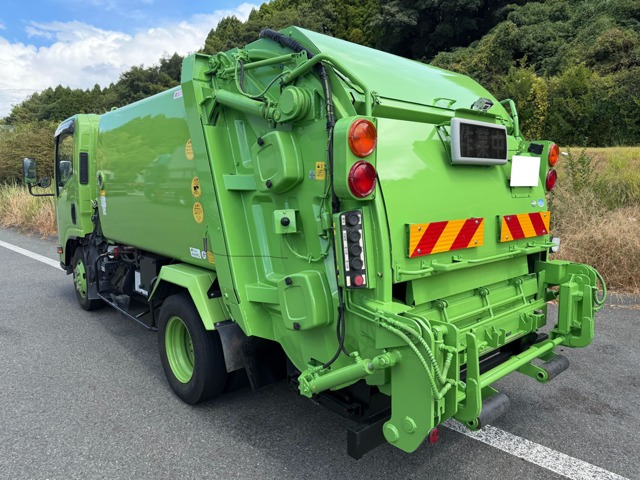 タイタン塵芥車