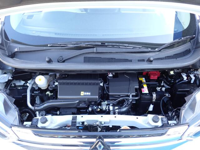 エンジンルームもきれいですよ。機関機構系も良好です。納車前に点検整備も行います。エンジンオイル・オイルフィルター等は交換致します。