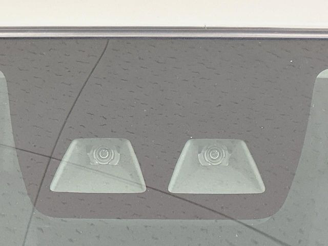 【トヨタセーフティセンス】走行中に前方の車両等を認識し、衝突しそうな時は警報とブレーキで衝突回避と被害軽減をアシスト。より安全にドライブをお楽しみいただけます。
