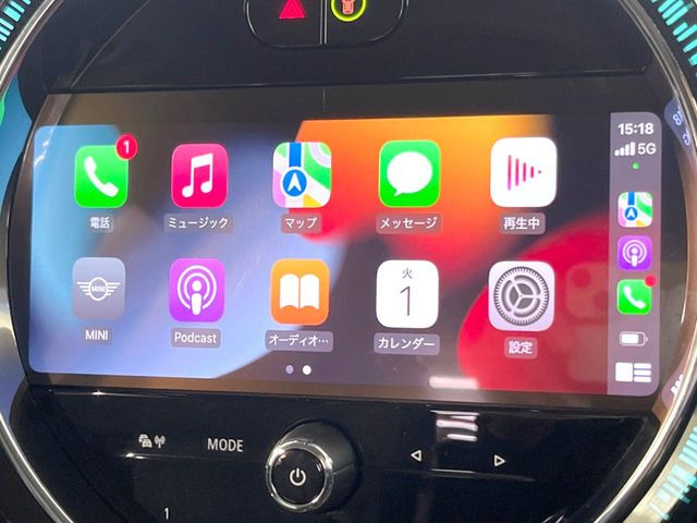 ��Apple Car Play:�X�}�z�Ƃ̗L���ڑ��ŁA�i�r�E�I�[�f�B�I�Đ��ȂǃX�}�z�̃A�v���@�\����ʂł��g����֗��@�\�ł�!