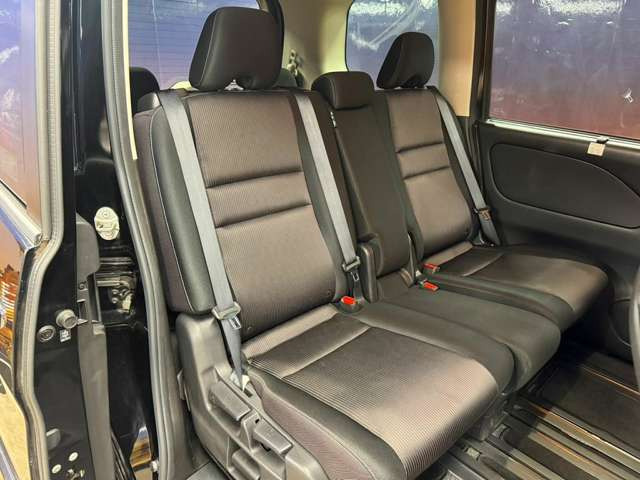 車内もキレイで嫌な臭いもありません☆車内の臭い、汚れが気になる方は内装のスチームクリーナーも施工可能です♪