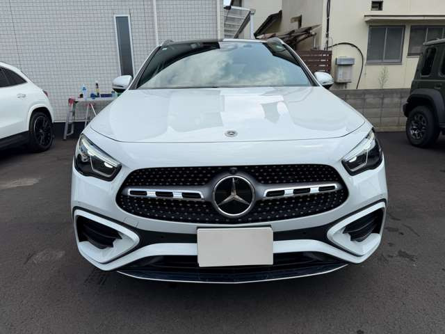 GLAクラスGLA200d 4マチック AMGラインパッケージ 4WD