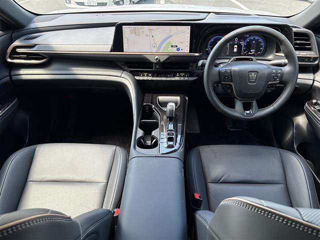 クラウンスポーツ2.5 Z E-Four 4WD