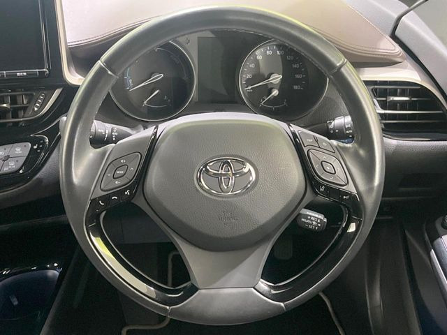 【ステアリングスイッチ】運転中、前方から目線をそらすことなく、オーディオ等の操作が可能な便利機能!安心&快適なドライブを演出してくれます♪