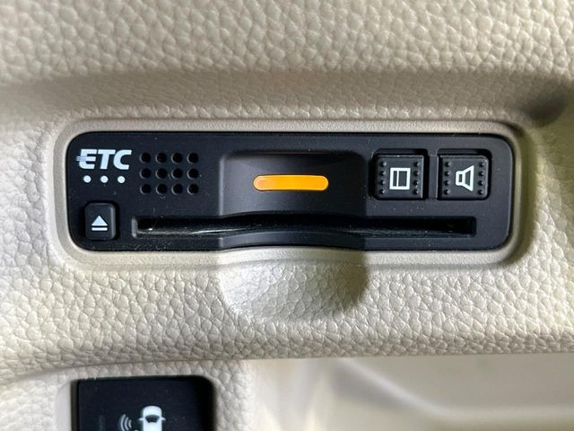【ETC】高速道路の料金所をストレスなく通過!話題のスポットやサービスエリアに多い「スマートIC」利用時は必須のアイテムです。当店でセットアップを実施、ご納車当日からすぐにご利用いただけます!