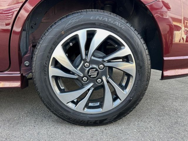 �y����15�C���`�A���~�z�C�[���z�O�ςɃ}�b�`���������A���~�z�C�[���𑕒����Ă���܂��B�e��ЊO�A���~�z�C�[����A�X�^�b�h���X�^�C�����戵�����Ă���܂��B���񂲑��k����������