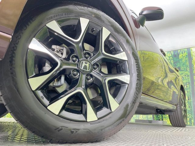 �y�����A���~�z�C�[���z�O�ςɃ}�b�`���������A���~�z�C�[���𑕒����Ă���܂��B�e��ЊO�A���~�z�C�[����A�X�^�b�h���X�^�C�����戵�����Ă���܂��B���񂲑��k����������
