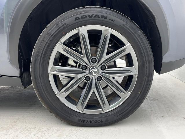 �y����18�C���`�A���~�z�C�[���z�O�ςɃ}�b�`���������A���~�z�C�[���𑕒����Ă���܂��B�e��ЊO�A���~�z�C�[����A�X�^�b�h���X�^�C�����戵�����Ă���܂��B���񂲑��k����������