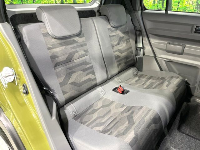高品質なオリジナルフロアマットもオプションにてご用意しております。お好きなデザインやカラーをお車に合わせて選んでいただくことができます♪