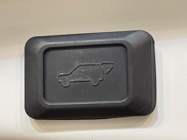 【パワーバックドア】スマートキーや運転席のボタンを押すだけでリアゲートが自動で開閉します!荷物を持っている時や、高い位置にあるバックドアを閉める際に便利な機能です♪