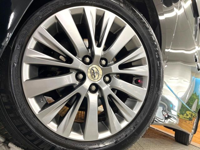 �y����18�C���`�A���~�z�C�[���z�O�ςɃ}�b�`���������A���~�z�C�[���𑕒����Ă���܂��B�e��ЊO�A���~�z�C�[����A�X�^�b�h���X�^�C�����戵�����Ă���܂��B���񂲑��k����������