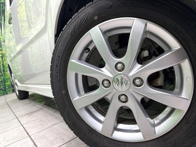 �y����14�C���`�A���~�z�C�[���z�O�ςɃ}�b�`���������A���~�z�C�[���𑕒����Ă���܂��B�e��ЊO�A���~�z�C�[����A�X�^�b�h���X�^�C�����戵�����Ă���܂��B���񂲑��k����������
