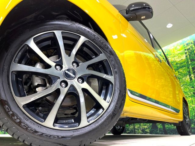 �y15�C���`�A���~�z�C�[���z�O�ςɃ}�b�`�����A���~�z�C�[���𑕒����Ă���܂��B�e��A���~�z�C�[����A�X�^�b�h���X�^�C�����戵�����Ă���܂��B���񂲑��k����������