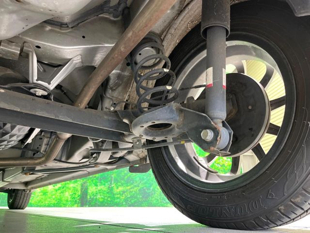 お車を安心してお乗りいただく為には、足回りの定期点検が欠かせません。サービスサポート(有償保証)では無料点検もご提供しており、安心のカーライフをお過ごしいただけるサポート体制が整っています。