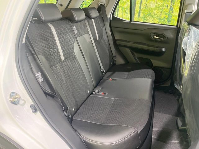 高品質なオリジナルフロアマットもオプションにてご用意しております。お好きなデザインやカラーをお車に合わせて選んでいただくことができます♪
