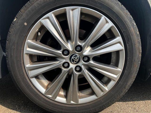 �y����18�C���`�A���~�z�C�[���z�O�ςɃ}�b�`���������A���~�z�C�[���𑕒����Ă���܂��B�e��ЊO�A���~�z�C�[����A�X�^�b�h���X�^�C�����戵�����Ă���܂��B���񂲑��k����������