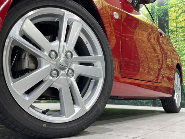 �y����16�C���`�A���~�z�C�[���z�O�ςɃ}�b�`���������A���~�z�C�[���𑕒����Ă���܂��B�e��ЊO�A���~�z�C�[����A�X�^�b�h���X�^�C�����戵�����Ă���܂��B���񂲑��k����������