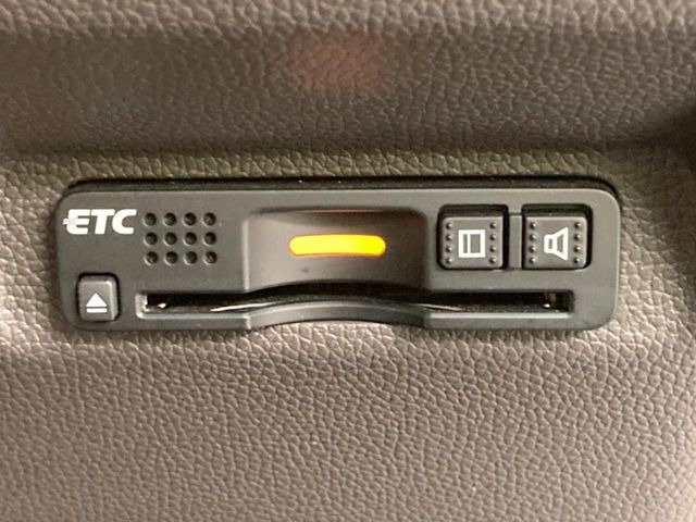 【ETC】高速道路の料金所をストレスなく通過!話題のスポットやサービスエリアに多い「スマートIC」利用時は必須のアイテムです。当店でセットアップを実施、ご納車当日からすぐにご利用いただけます!