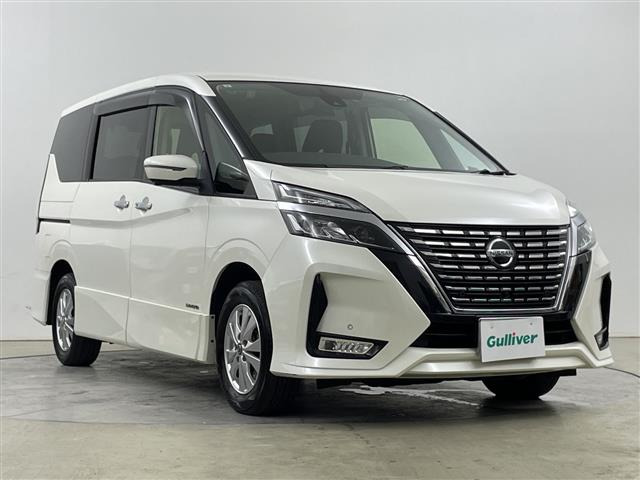 セレナ2.0 ハイウェイスターV 4WD
