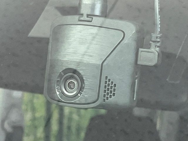 【ドライブレコーダー】ドライブレコーダー装備!走行中はもちろん、あおり運転や事故に遭遇した際、映像で記録し、万一のリスクに備えます。※記録用SDカードはお客様ご自身でご準備いただく必要があります。