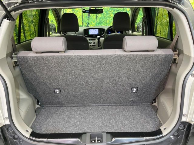 普段のお買い物や通勤、送迎等に十分な荷室スペースを確保しております。セカンドシートを倒すと、大きな荷物の積載も可能です♪