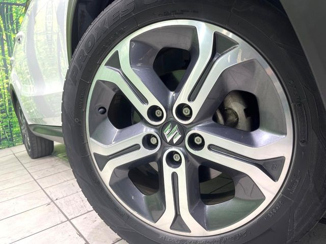 �y����17�C���`�A���~�z�C�[���z�O�ςɃ}�b�`���������A���~�z�C�[���𑕒����Ă���܂��B�e��ЊO�A���~�z�C�[����A�X�^�b�h���X�^�C�����戵�����Ă���܂��B���񂲑��k����������