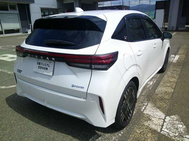 ノートオーラ1.2 G レザーエディション