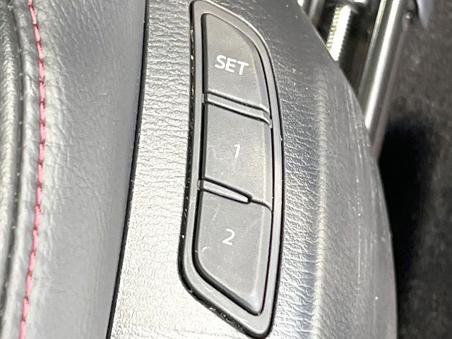 【メモリーシート】ドライバーごとに設定したシート位置を記憶して、ボタン一つで切り替えできる便利な機能!運転する方が複数名いらっしゃるご家庭におすすめです