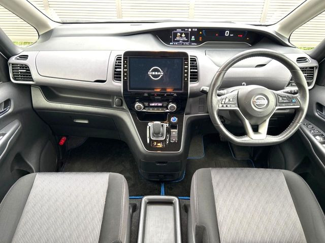 セレナ1.2 e-POWER ハイウェイスターV