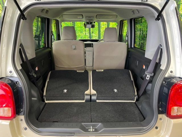 普段のお買い物や通勤、送迎等に十分な荷室スペースを確保しております。セカンドシートを倒すと、大きな荷物の積載も可能です♪