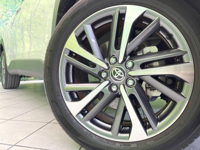 �y����18�C���`�A���~�z�C�[���z�O�ςɃ}�b�`���������A���~�z�C�[���𑕒����Ă���܂��B�e��ЊO�A���~�z�C�[����A�X�^�b�h���X�^�C�����戵�����Ă���܂��B���񂲑��k����������