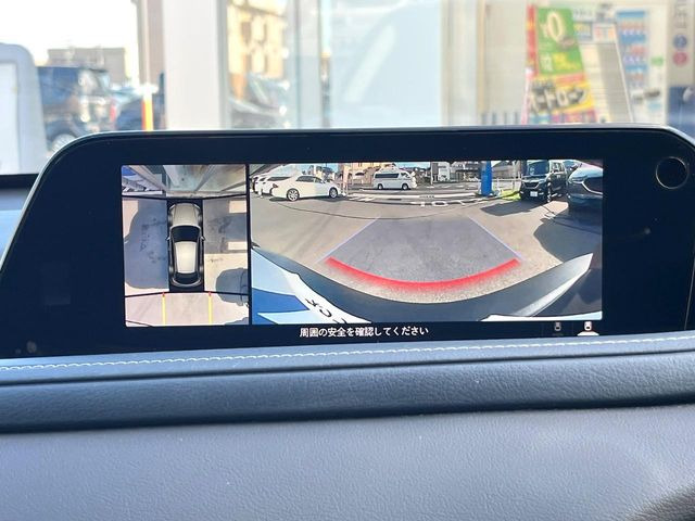【360&deg;ビューモニター】専用のカメラにより、上から見下ろしたような視点で360度クルマの周囲を確認することができます☆死角部分も確認しやすく、狭い場所での切り返しや駐車もスムーズに行えます。