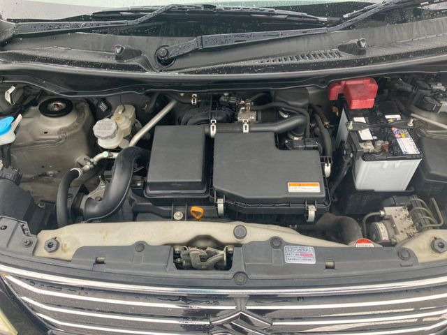 親切・丁寧な専門メカニックスタッフが応対!・車検・点検整備・事故等の修理などアフターサービスも安心。お車のカスタマイズもネクステージのサービススタッフまでご相談ください!