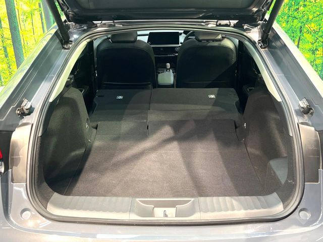 【パワーバックドア】スマートキーや運転席のボタンを押すだけでリアゲートが自動で開閉します!荷物を持っている時や、高い位置にあるバックドアを閉める際に便利な機能です♪