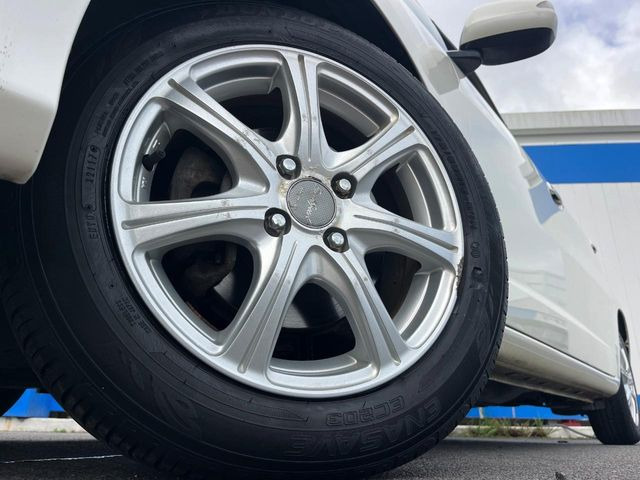 �y15�C���`�A���~�z�C�[���z�O�ςɃ}�b�`�����A���~�z�C�[���𑕒����Ă���܂��B�e��A���~�z�C�[����A�X�^�b�h���X�^�C�����戵�����Ă���܂��B���񂲑��k����������