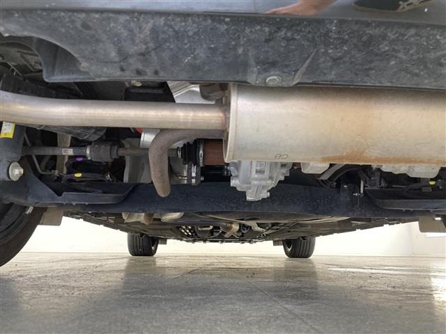 ノートオーラ1.2 G FOUR レザーエディション 4WD