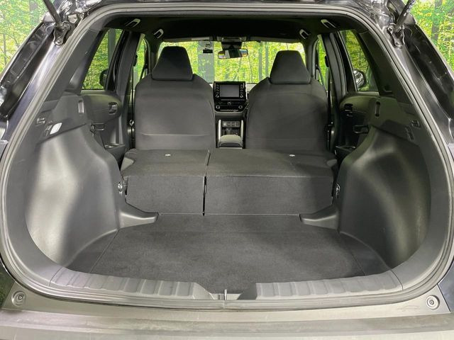 後席を格納すると、これだけの広さが!シーンに合わせたシートアレンジで、大きな荷物も積むことが出来ます♪