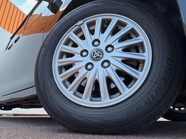 �y����15�C���`�A���~�z�C�[���z�O�ςɃ}�b�`���������A���~�z�C�[���𑕒����Ă���܂��B�e��ЊO�A���~�z�C�[����A�X�^�b�h���X�^�C�����戵�����Ă���܂��B���񂲑��k����������